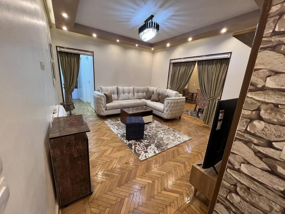 Luxurious In The Heart Of Cairo, Dokki Appartement